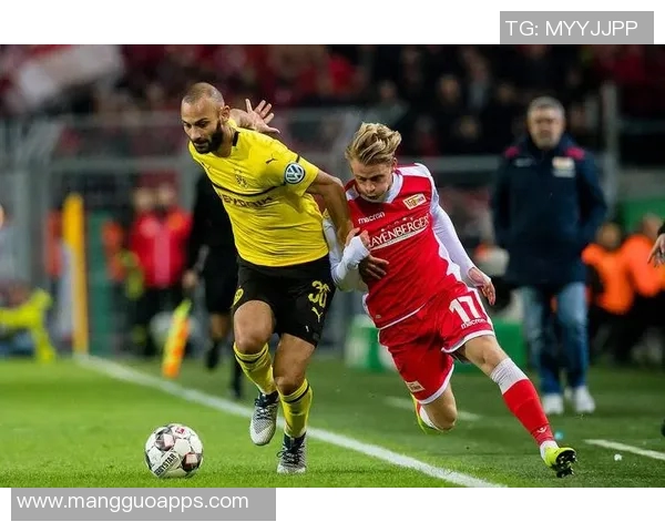 勒沃库森主场迎战曼联双方争夺欧战资格的关键之战